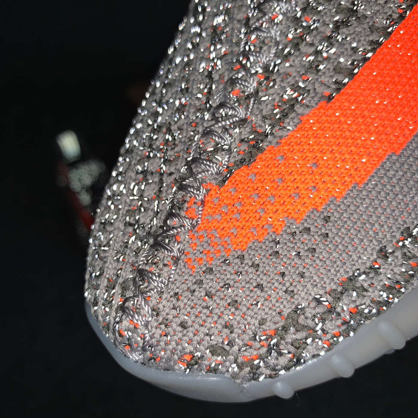 Yeezy Boost 350 V2 « Beluga réfléchissant »
