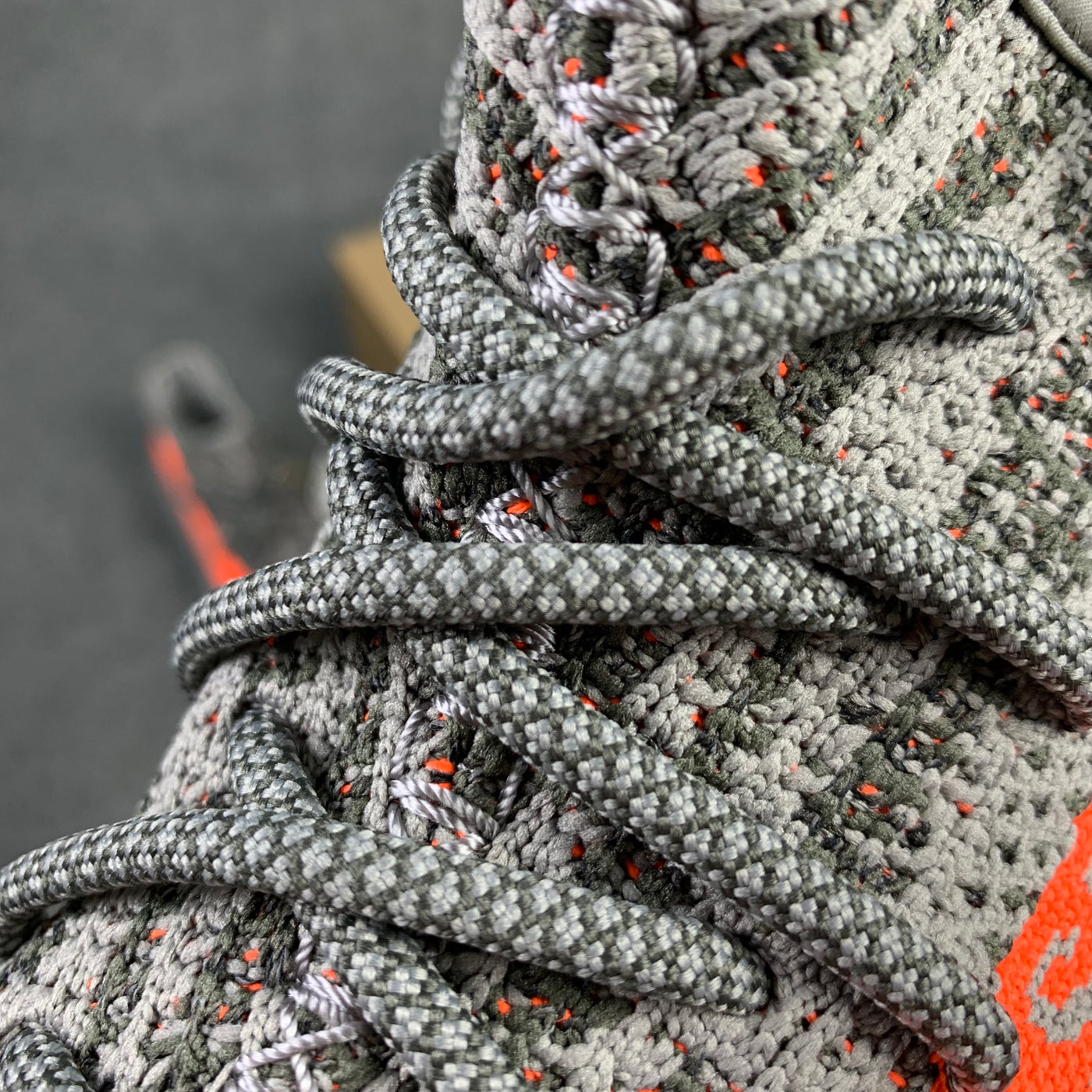 Yeezy Boost 350 V2 « Beluga réfléchissant »