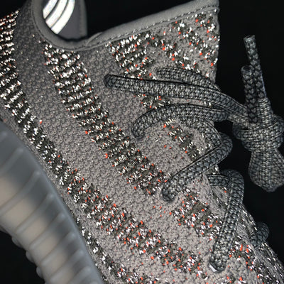 Yeezy Boost 350 V2 « Beluga réfléchissant »