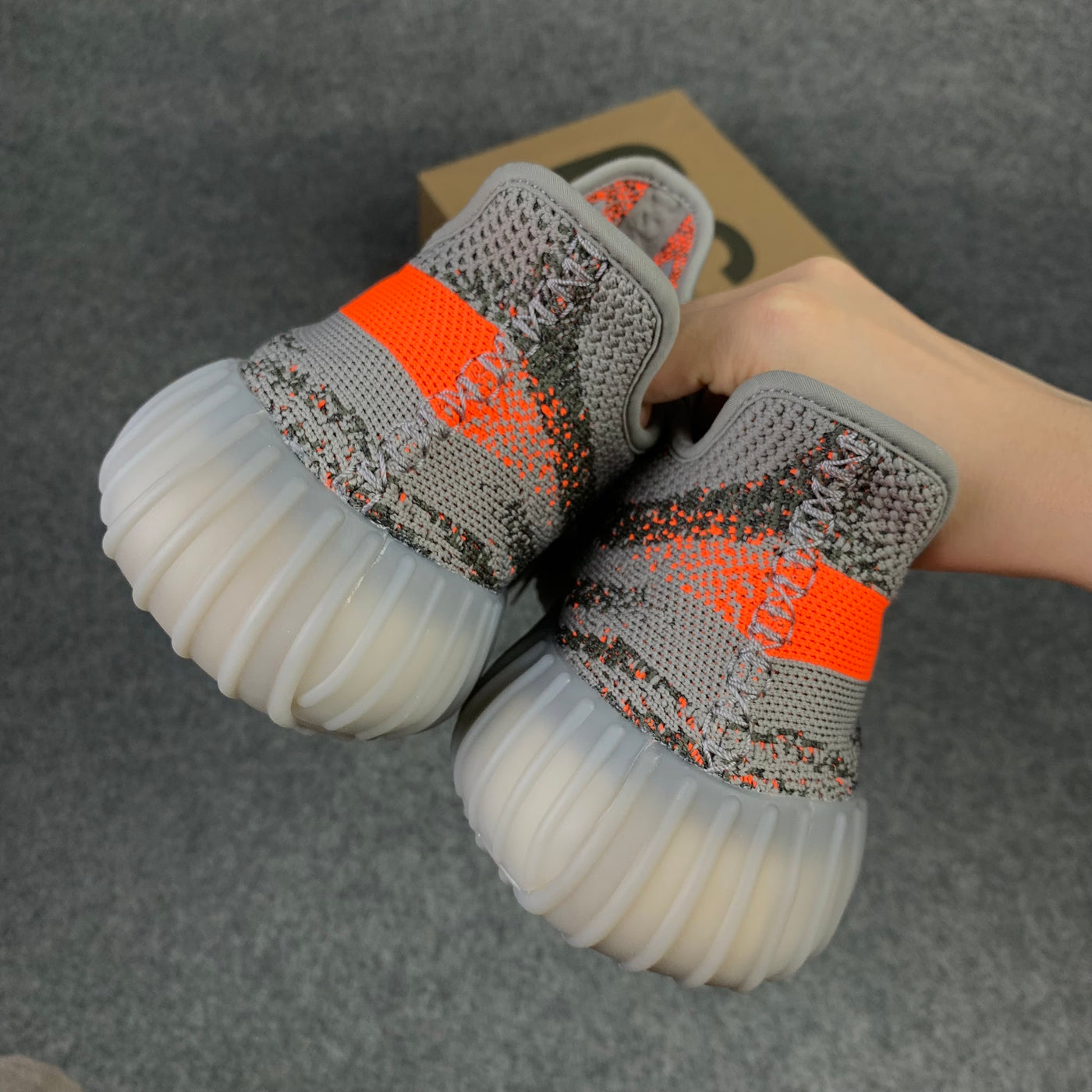 Yeezy Boost 350 V2 « Beluga réfléchissant »