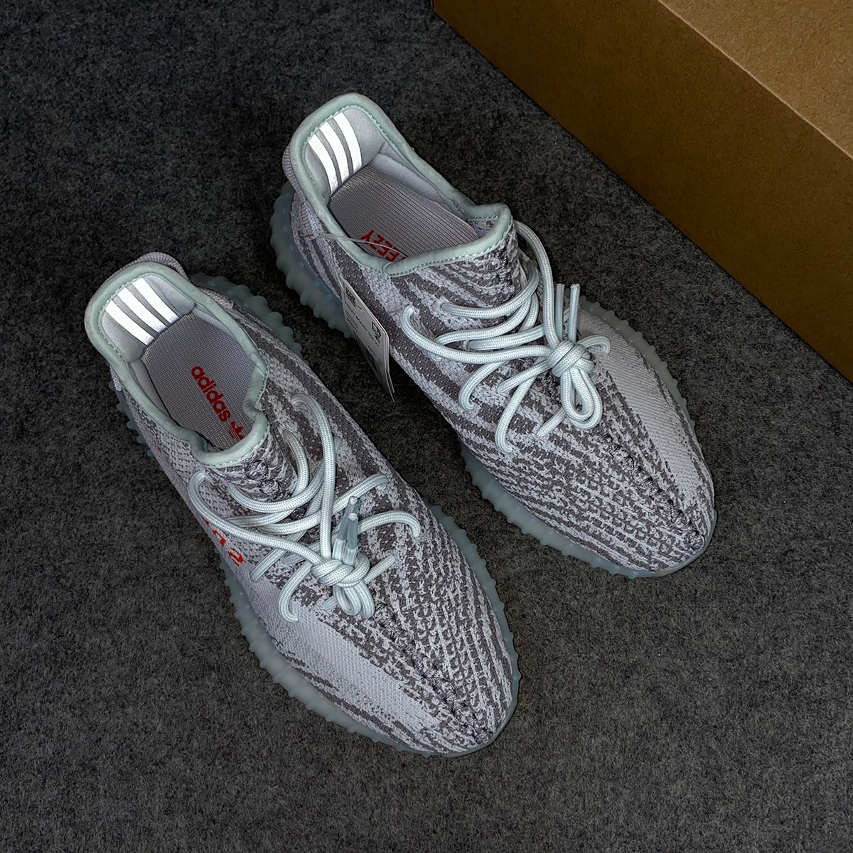 Yeezy Boost 350 V2 «Teinte bleue»