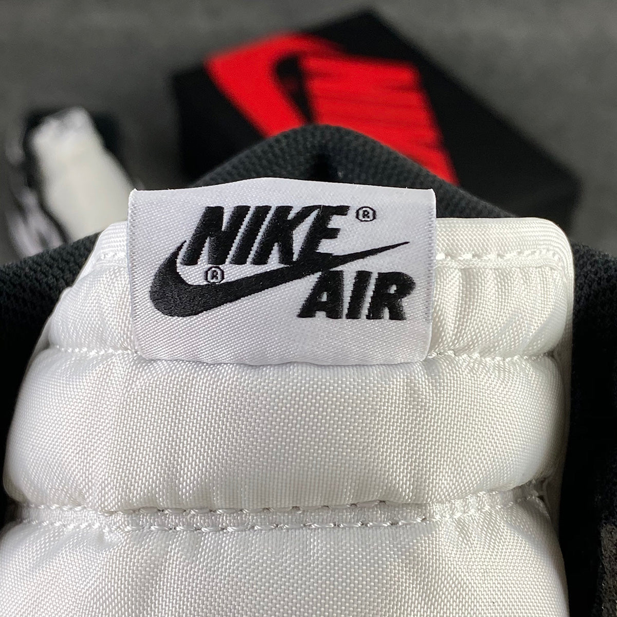 Air Jordan 1 Retro High OG 'Zwart/Wit' (2014)