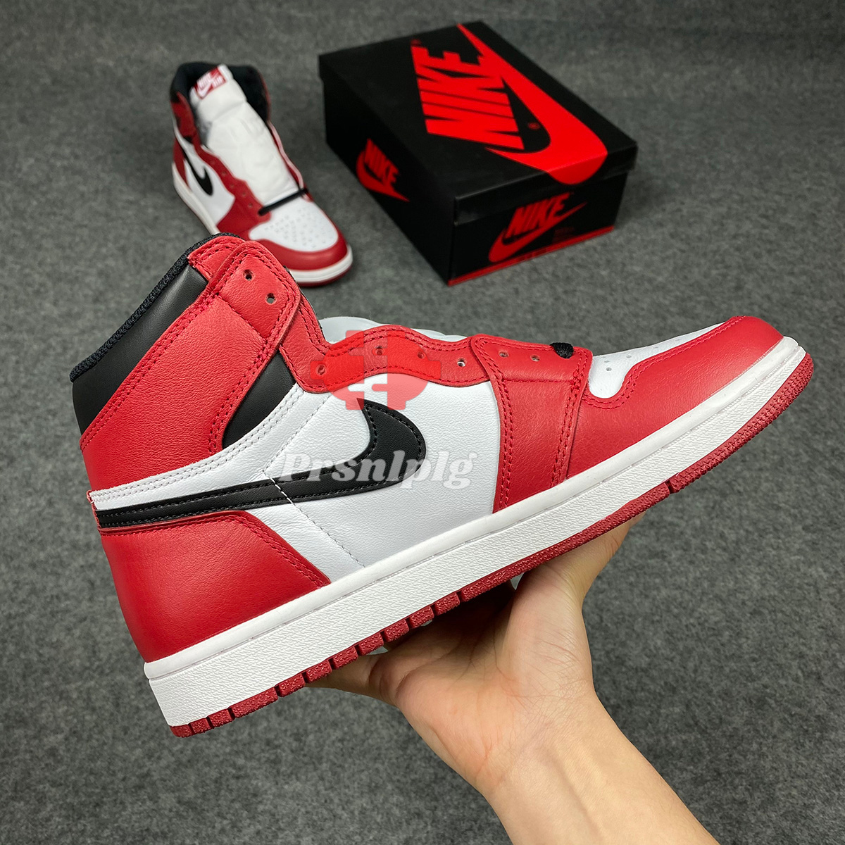 Air Jordan 1 Retro High OG 'Chicago' 2015