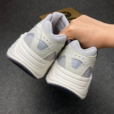 Yeezy Boost 700 V2 « Crème »