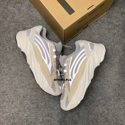 Yeezy Boost 700 V2 « Crème »