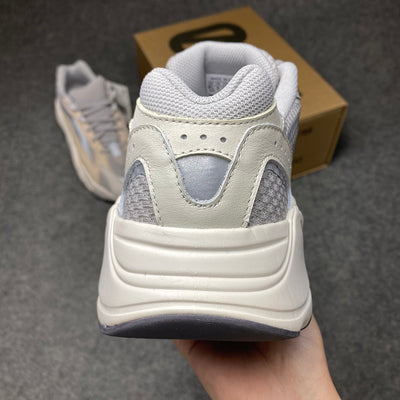 Yeezy Boost 700 V2 « Crème »
