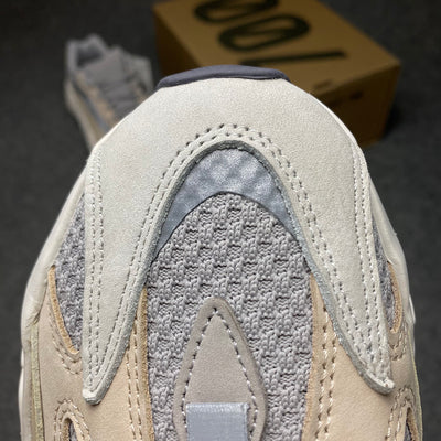 Yeezy Boost 700 V2 « Crème »