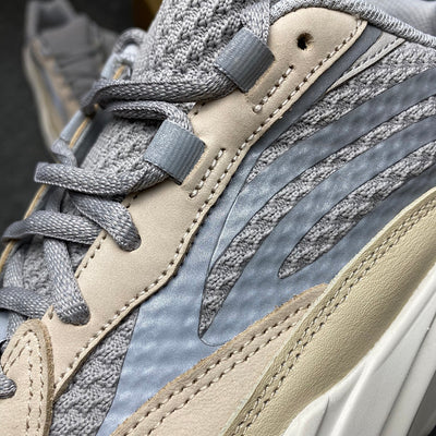 Yeezy Boost 700 V2 « Crème »