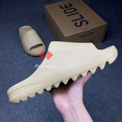 Yeezy claquettes « Sable du désert »