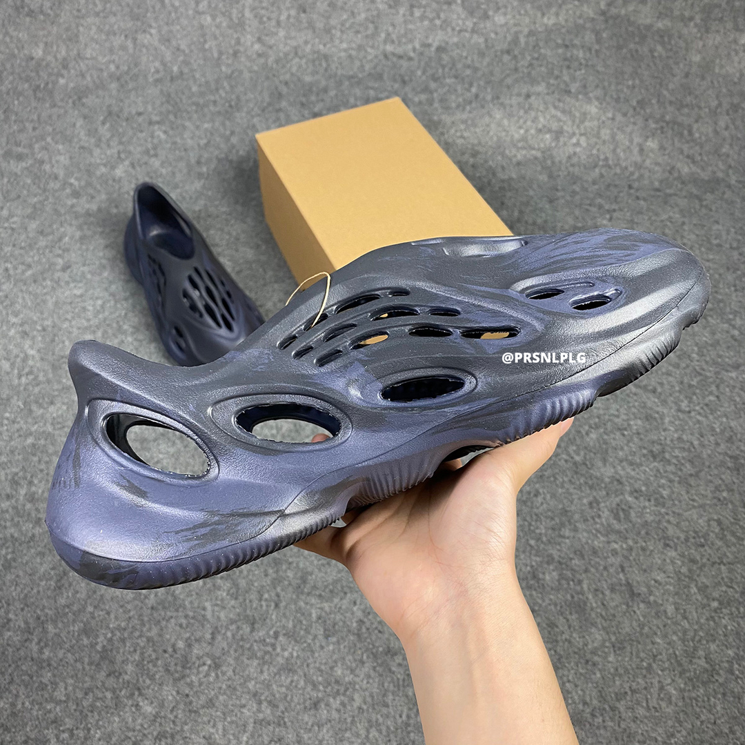 YEEZY FOAM RUNNER ミネラルブルー　28.5センチ Yeezy Foam Runner 