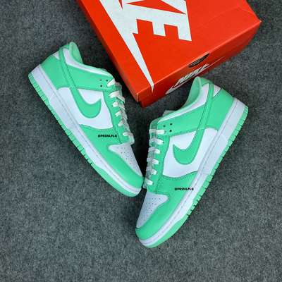 Wmns Dunk Low 'Green Glow'