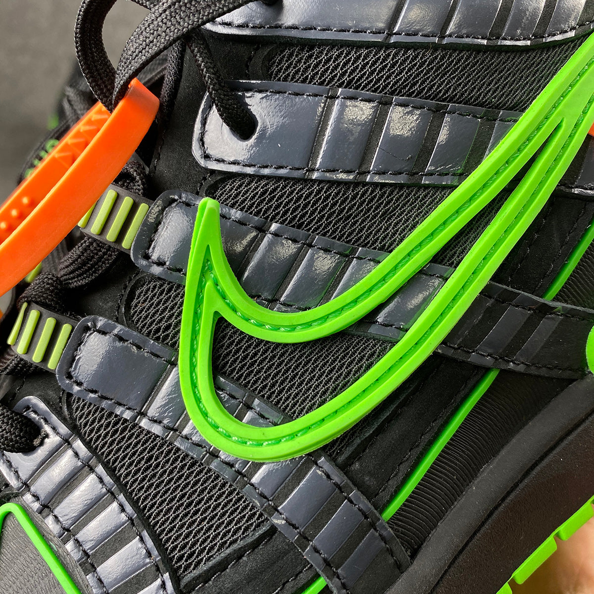 Off-White x Air Rubber Dunk 'Green Strike'