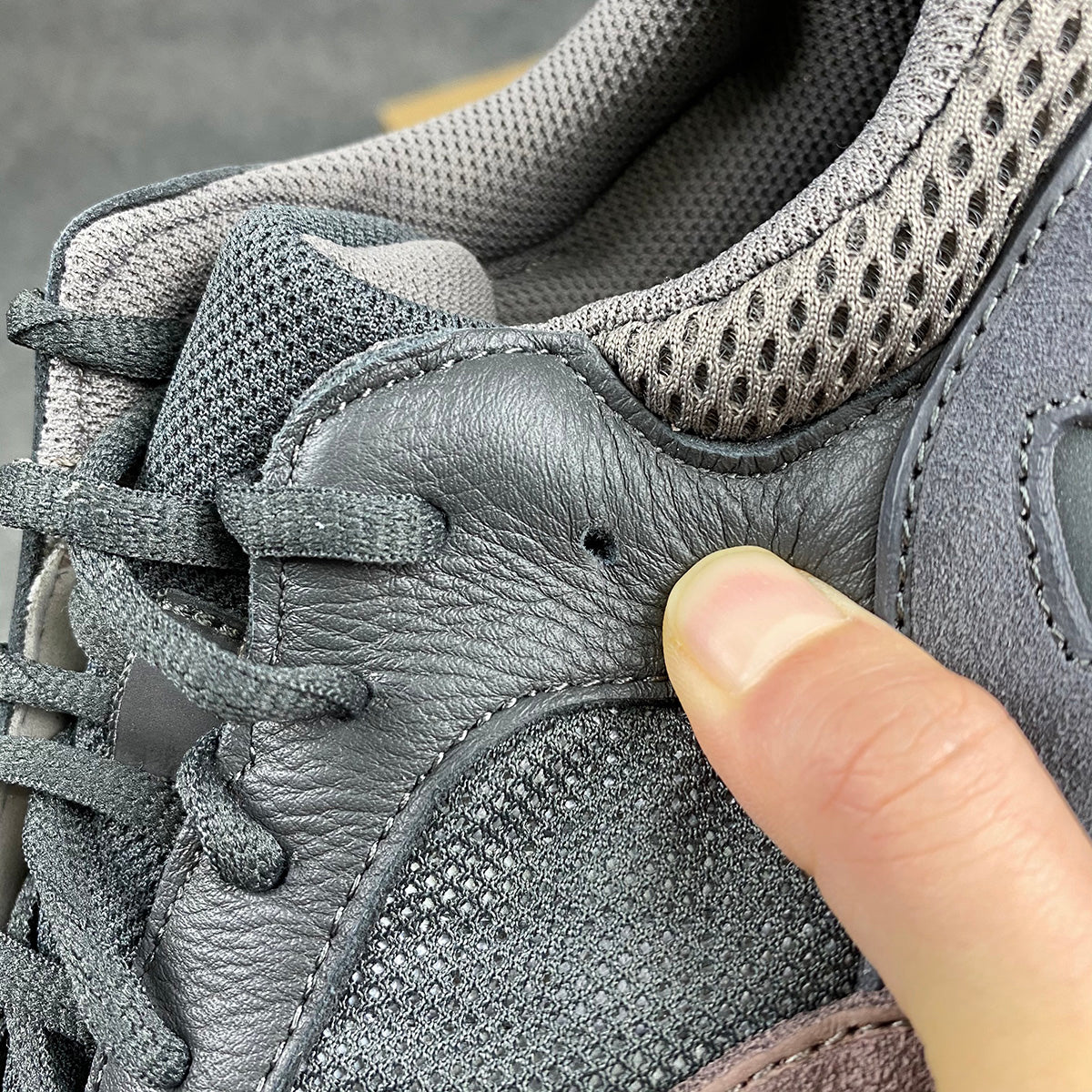 Adidas Yeezy Boost 700 'Mauve'