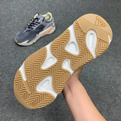 Yeezy Boost 700 'Aimant'