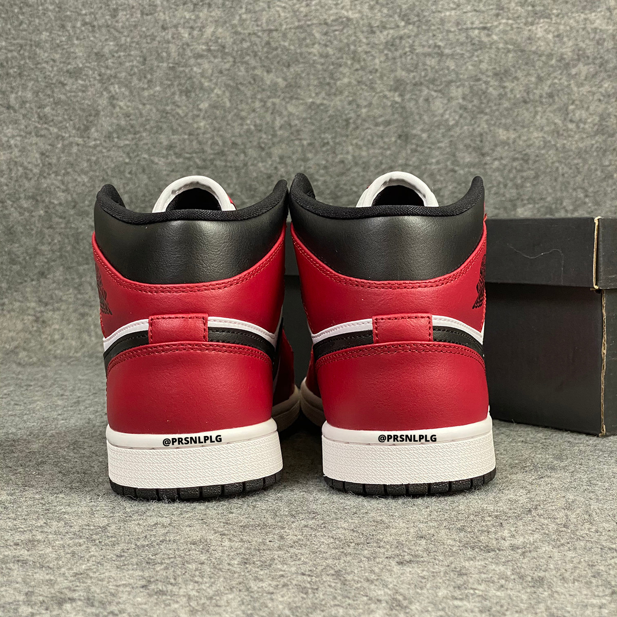 Air Jordan 1 Mid 'Chicago Schwarzer Zeh'