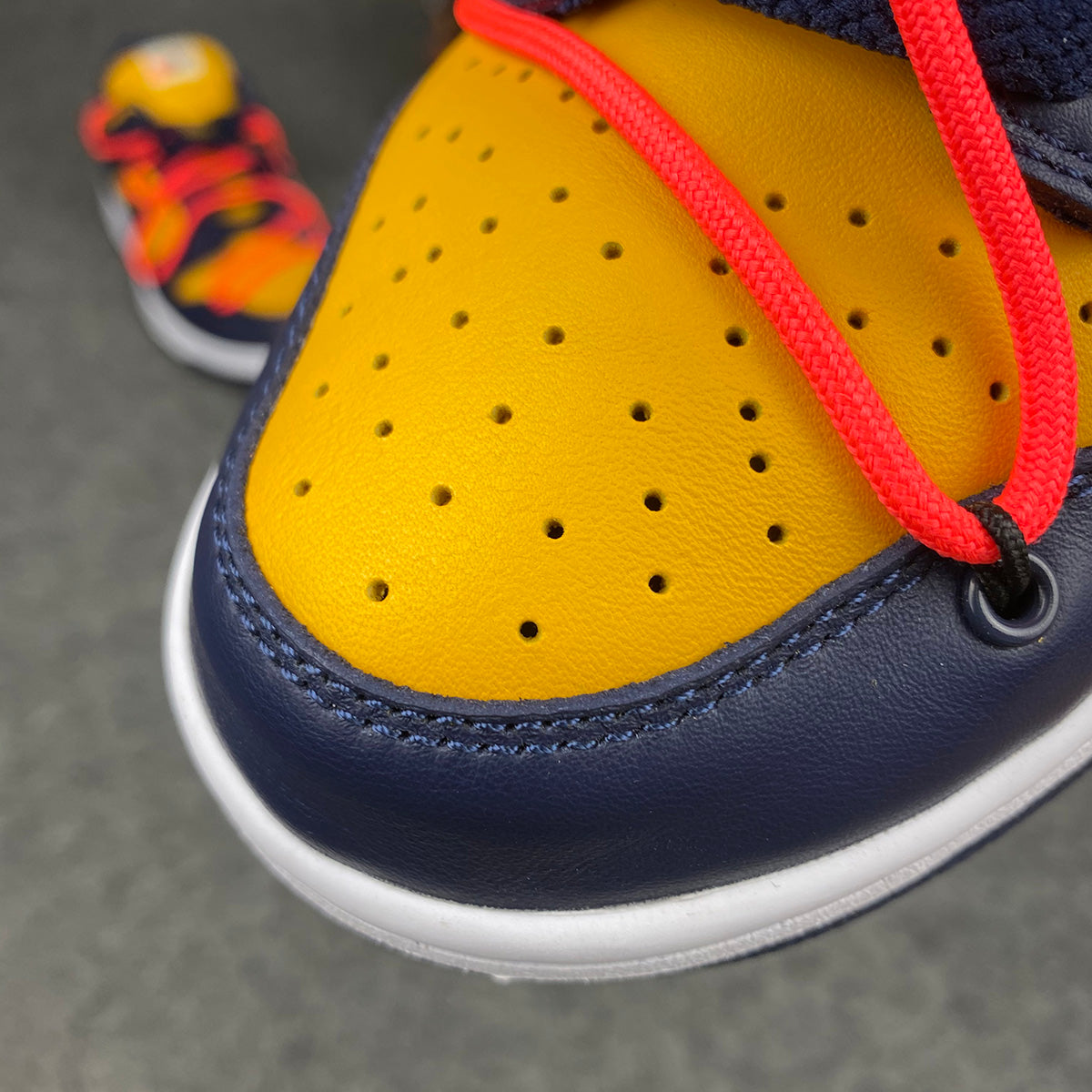 Off-White x Dunk Low 'University Gold'