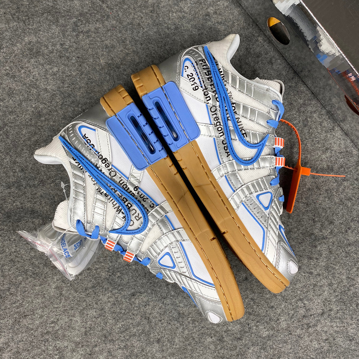 Off-White x Air Rubber Dunk 'University Blue'