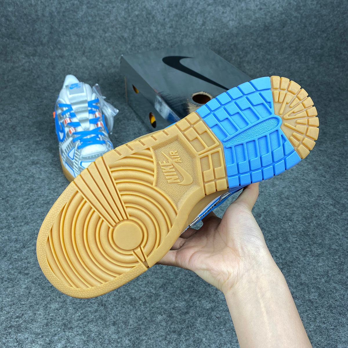 Off-White x Air Rubber Dunk 'University Blue'