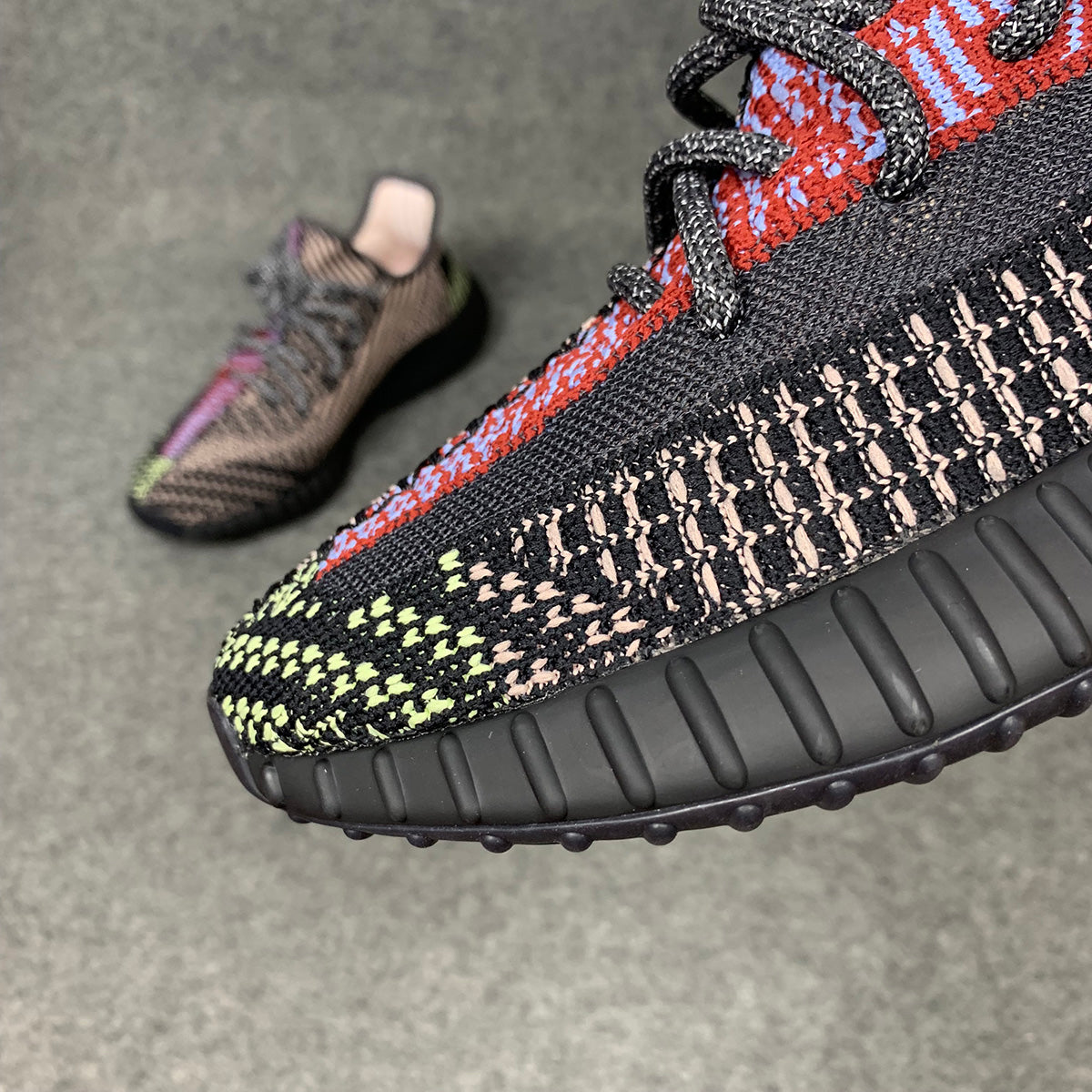 Yeezy Boost 350 V2 'Yecheil niet-reflecterend'