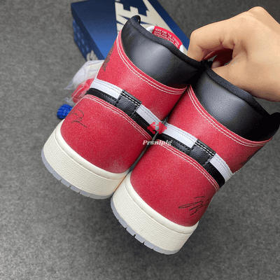 Trophy Room x Air Jordan 1 High OG SP 'Chicago'