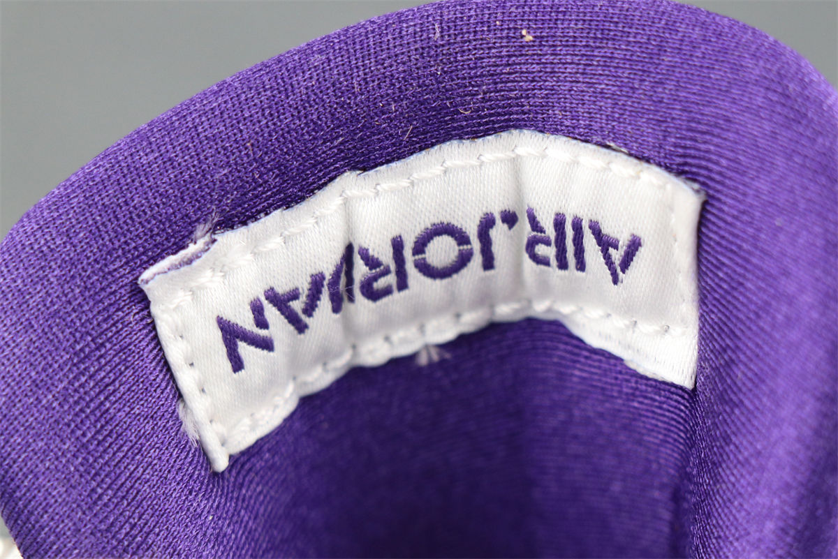 Air Jordan 4 Retro 'Violet Métallique'