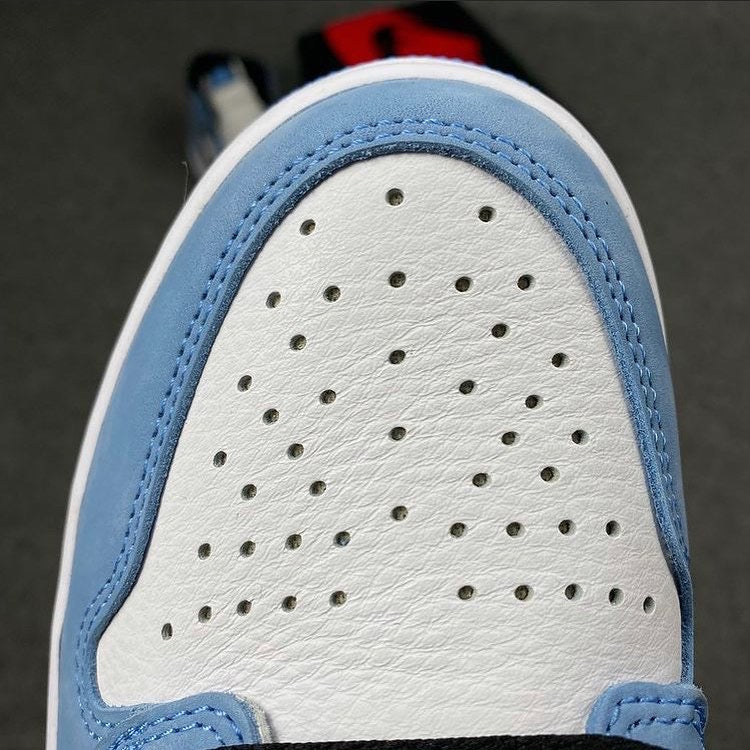 Jordan 1 Retro High University Blue