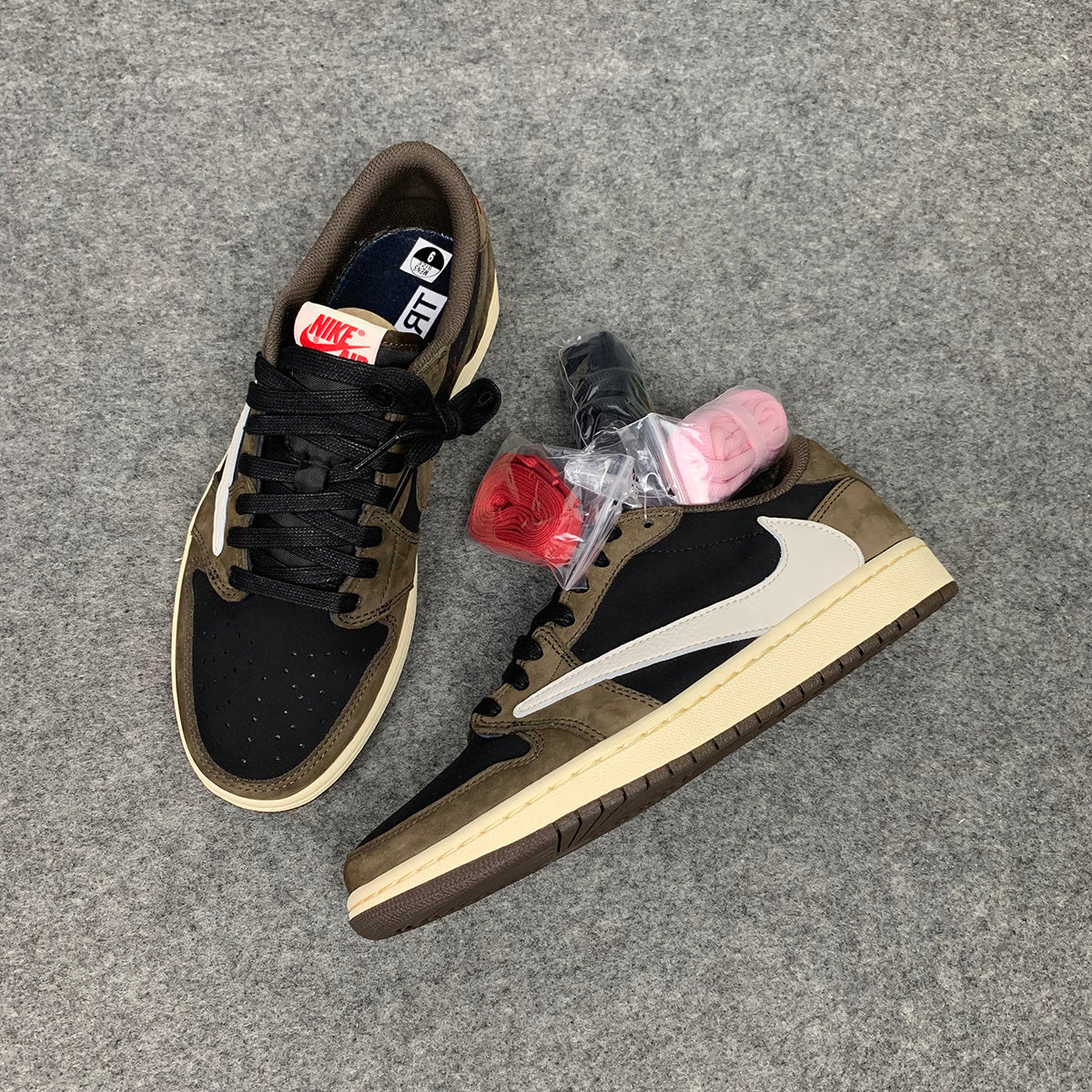 Travis Scott x Air Jordan 1 Low 'Mocha'