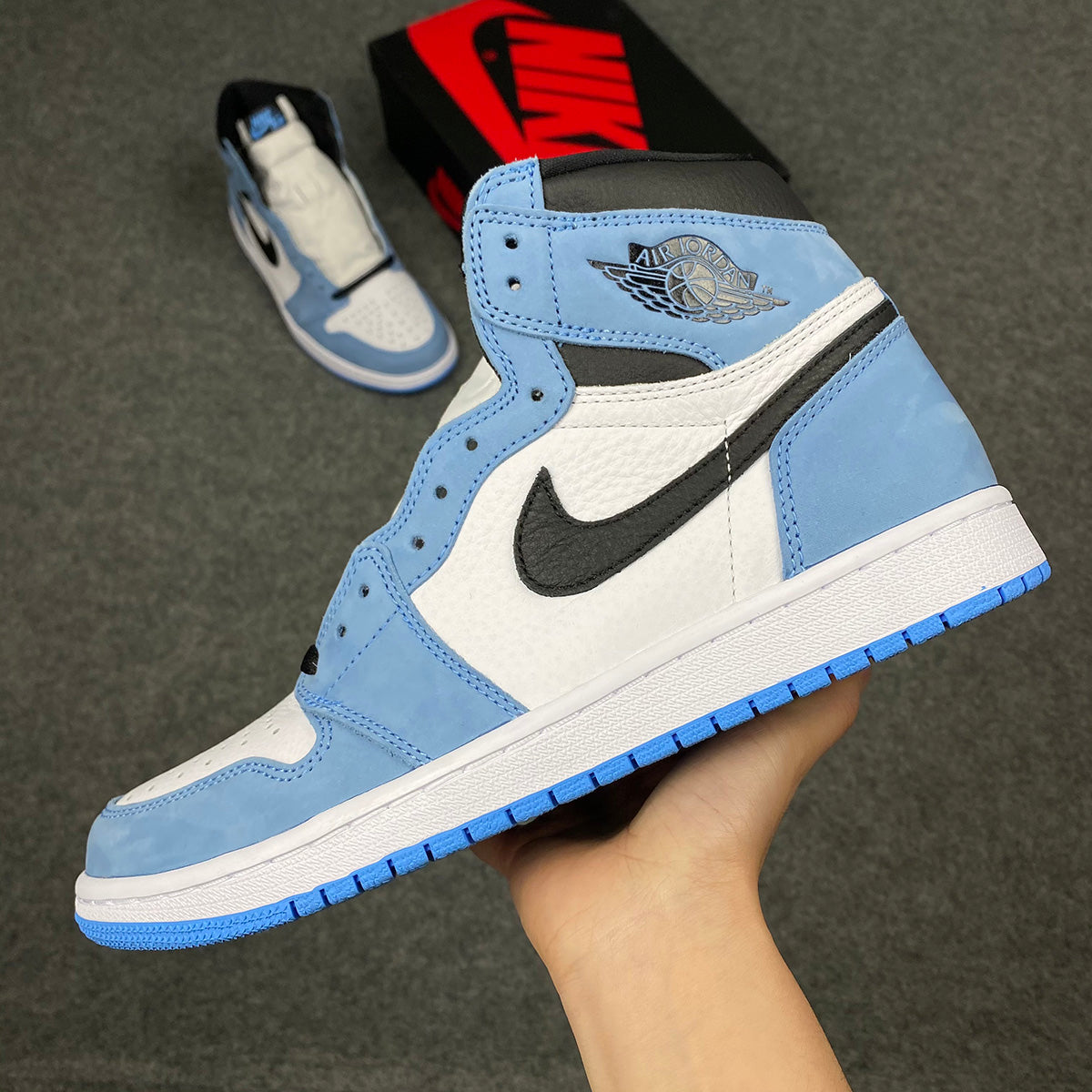 Jordan 1 Retro High University Blue