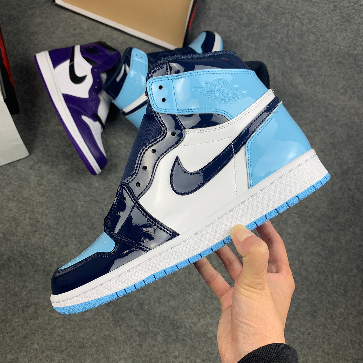 Wmns Air Jordan 1 Retro High OG 'Blue Chill'