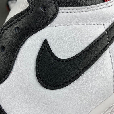 Air Jordan 1 Retro High OG 'Noir Toe' 2016
