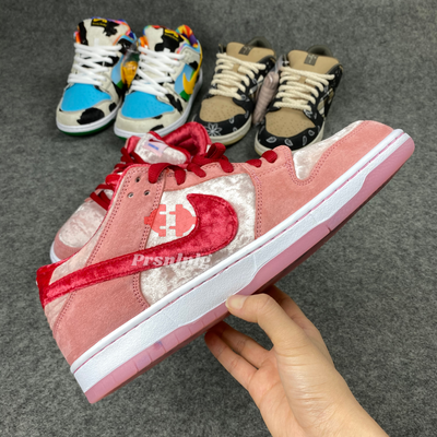 StrangeLove x Dunk Low SB 'Valentine's Day'