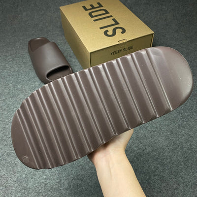 Yeezy Slides 'Soot'