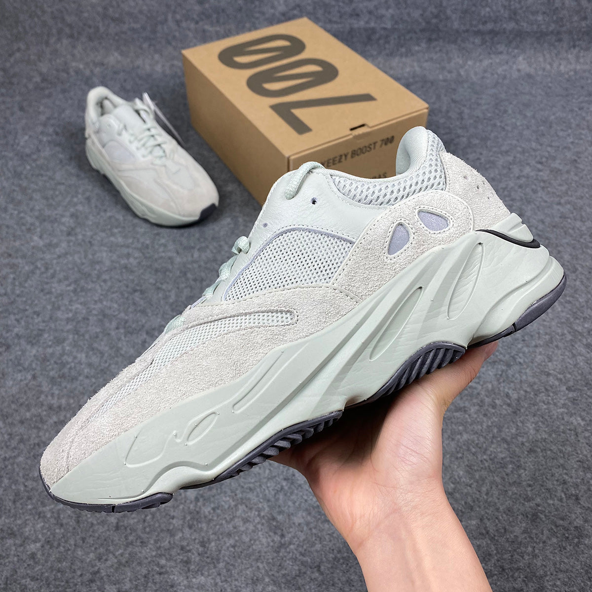 【送料込 28㎝】adidas YEEZY BOOST 700 SALT