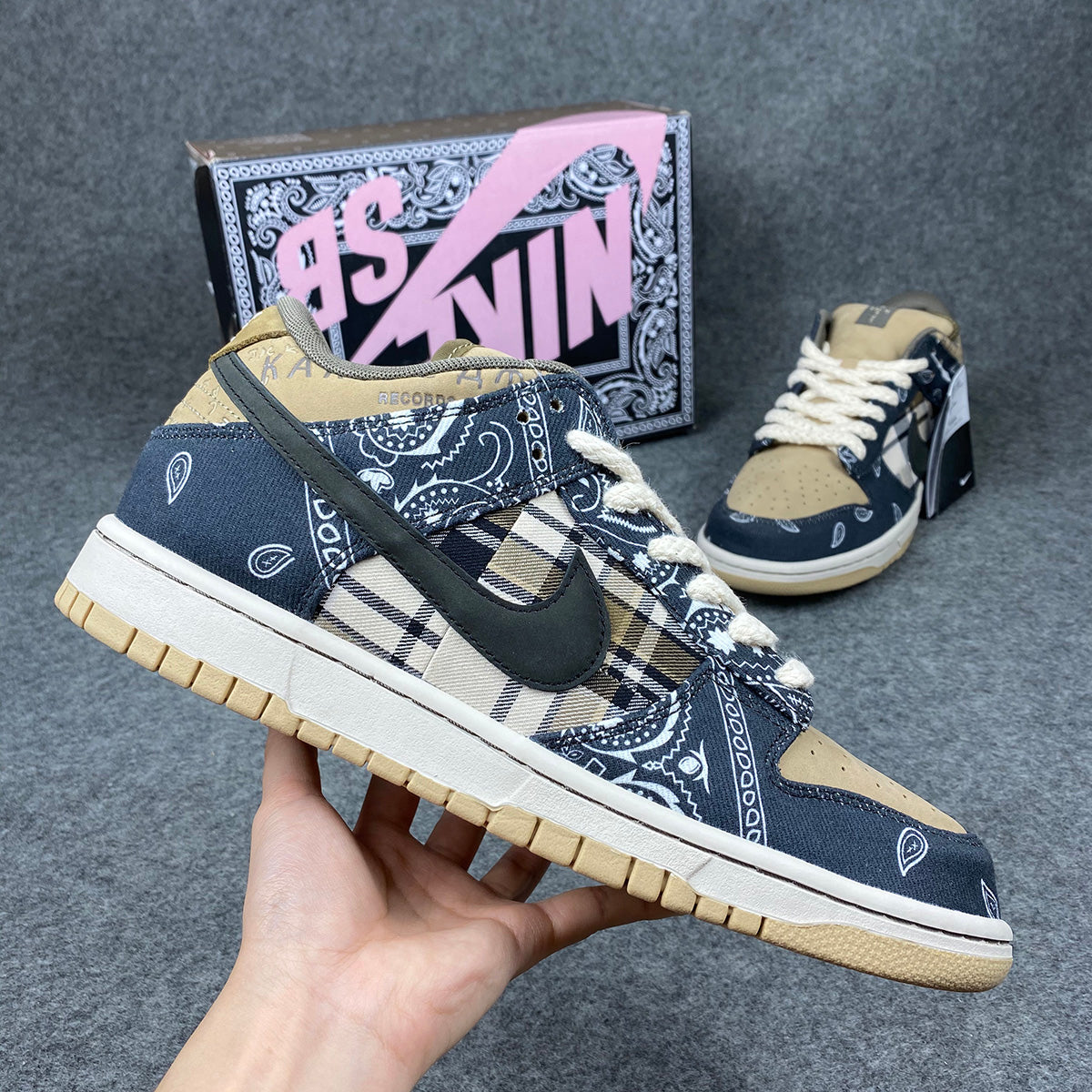 Travis Scott x Dunk Low Premium QS SB 'Cactus Jack' (Boîte spéciale)