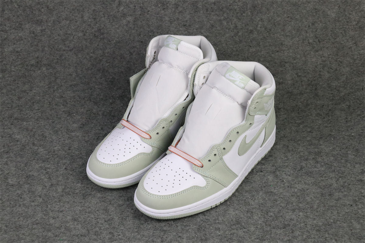 Wmns Air Jordan 1 Retro High OG 'Seafoam'