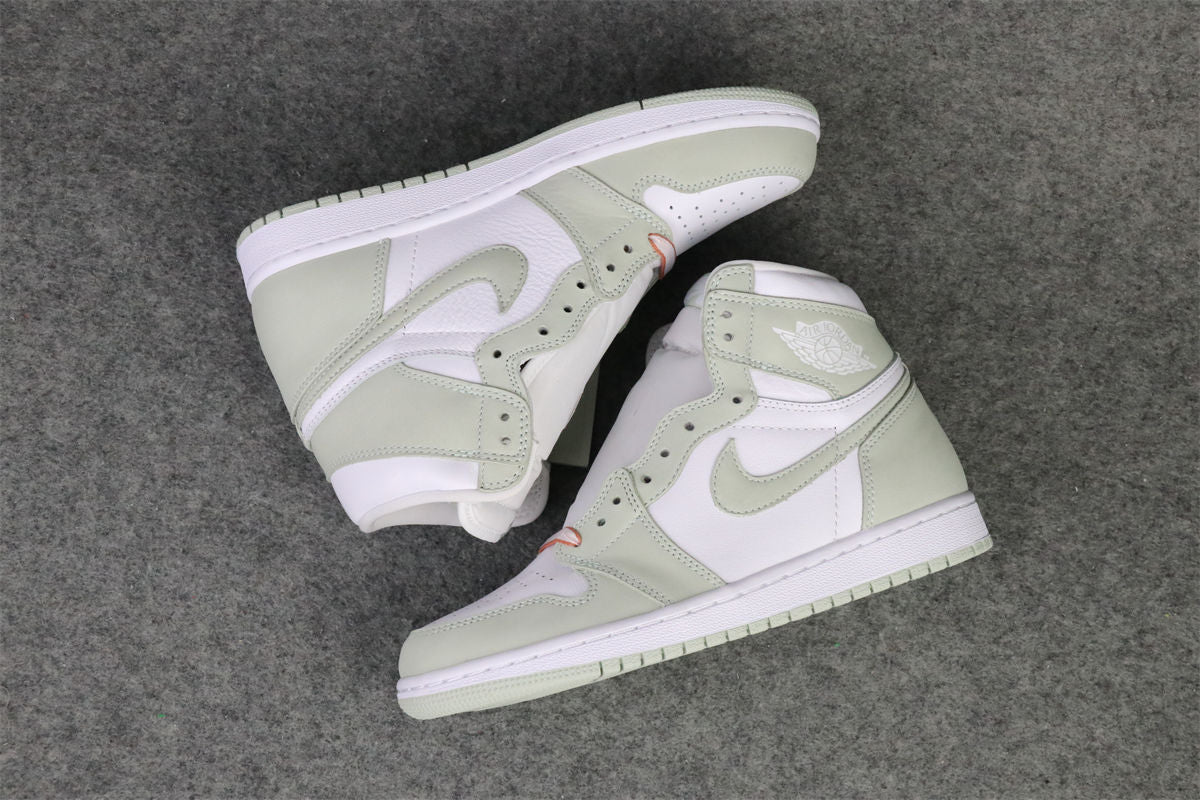 Wmns Air Jordan 1 Retro High OG 'Seafoam'