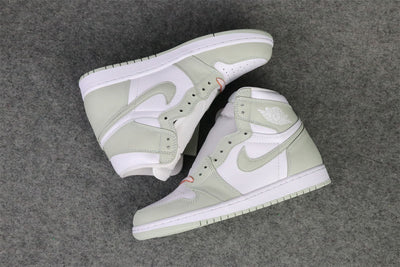Wmns Air Jordan 1 Retro High OG 'Seafoam'