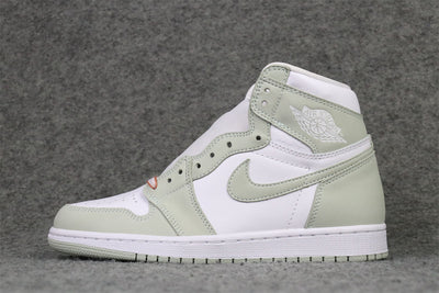 Wmns Air Jordan 1 Retro High OG 'Seafoam'