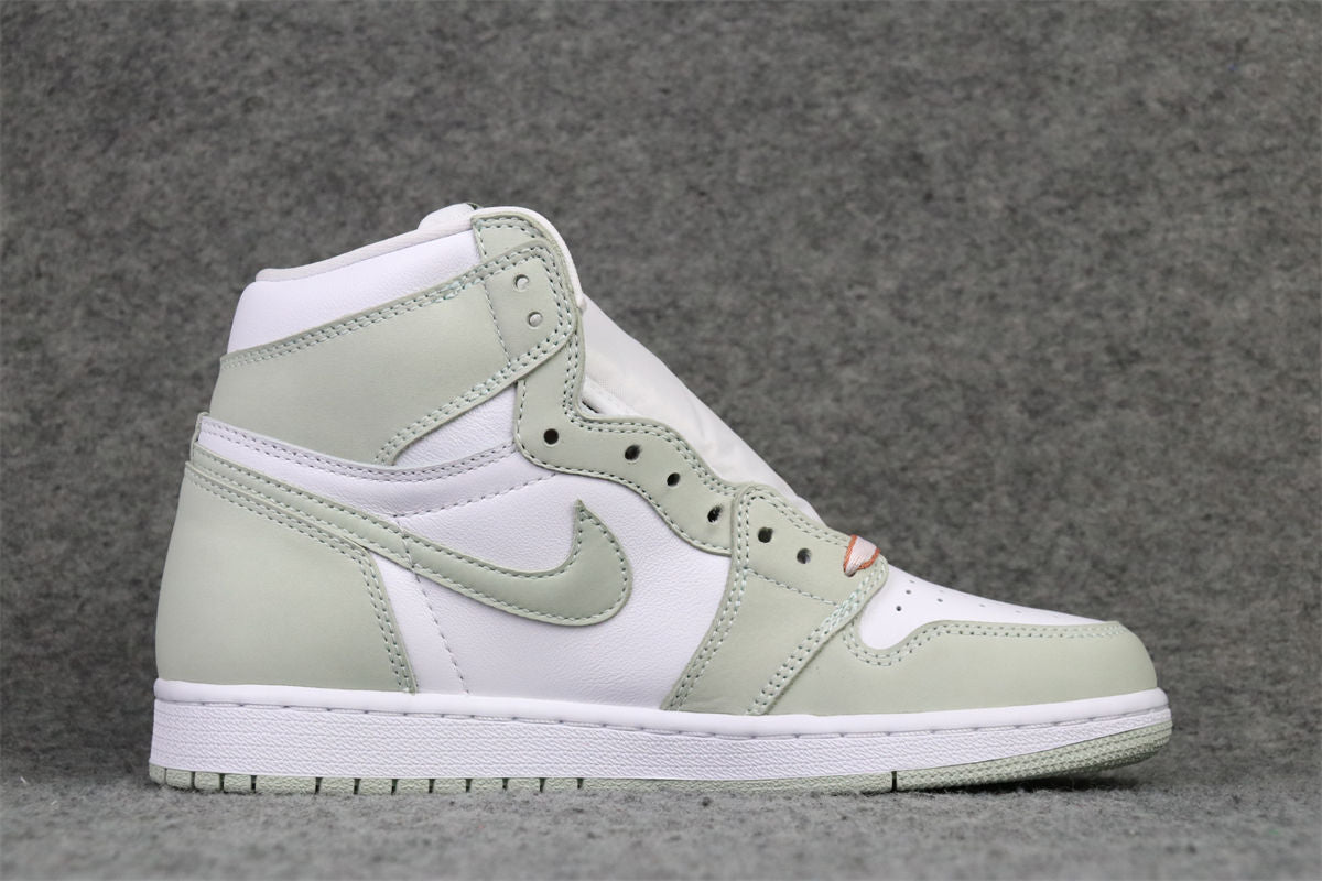 Wmns Air Jordan 1 Retro High OG 'Seafoam'