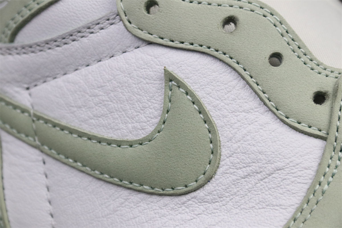 Wmns Air Jordan 1 Retro High OG 'Seafoam'
