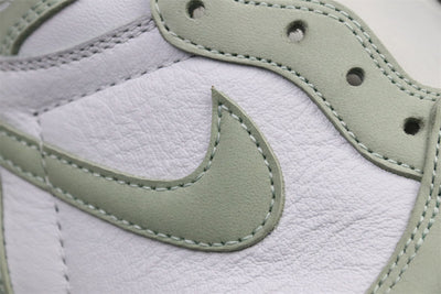 Wmns Air Jordan 1 Retro High OG 'Seafoam'