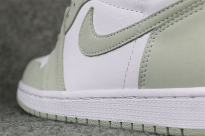 Wmns Air Jordan 1 Retro High OG 'Seafoam'