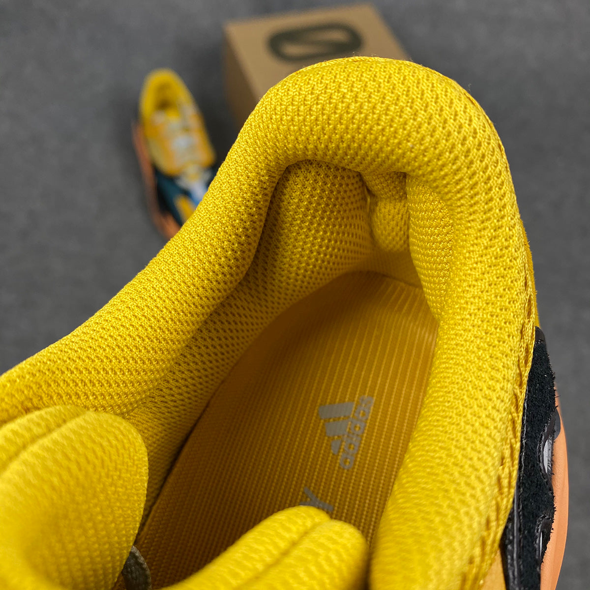 Yeezy Boost 700 "Sonne"