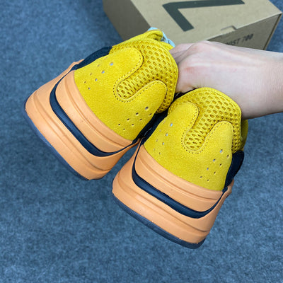 Yeezy Boost 700 "Sonne"