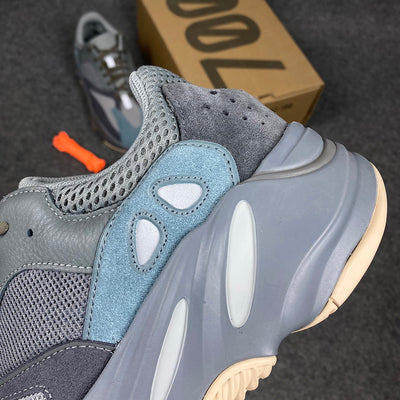 Yeezy Boost 700 'Bleu Sarcelle'