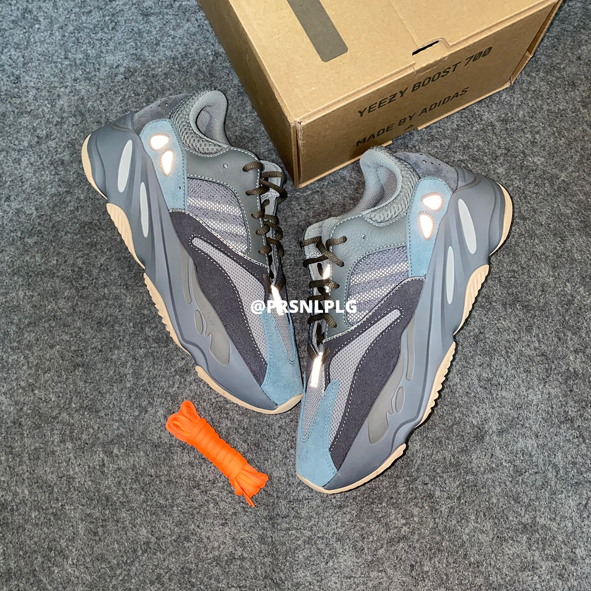 Yeezy Boost 700 'Bleu Sarcelle'