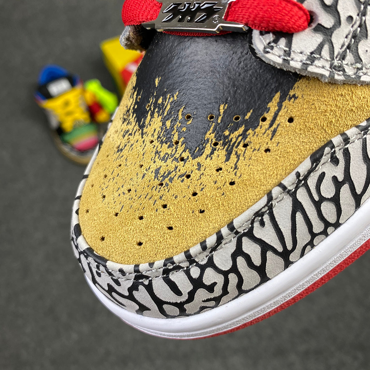 Dunk Low SB 'What The Paul' 